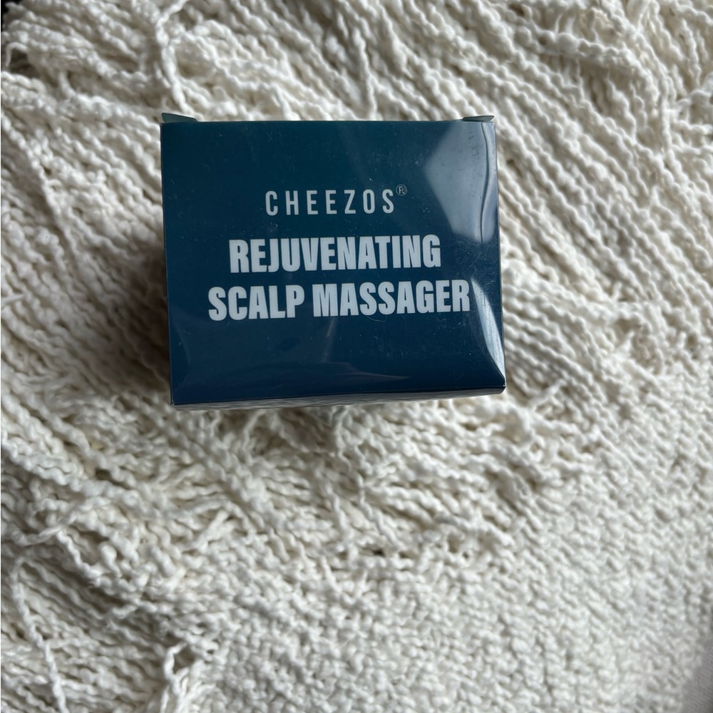 NWT Cheezos Scalp Rejuvenating Massager - Picture 5 of 5